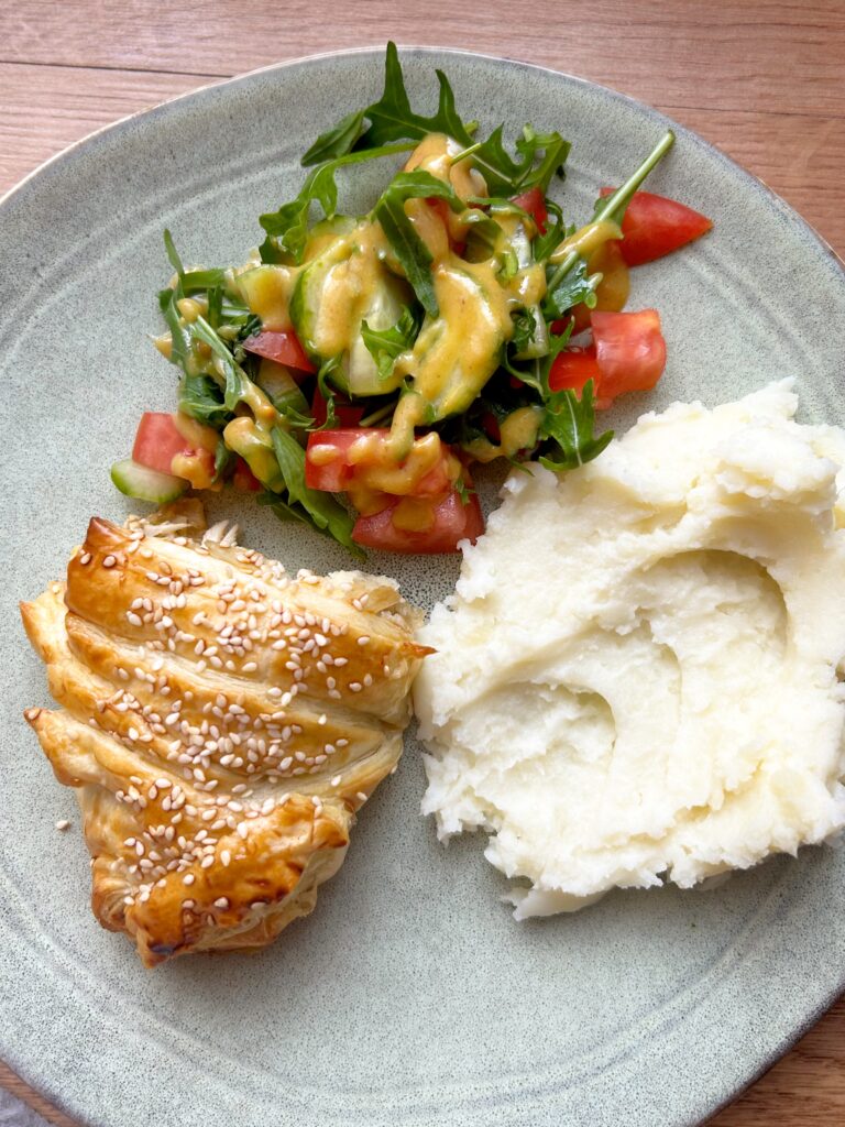 PIERŚ Z KURCZAKA W CIEŚCIE FRANCUSKIM